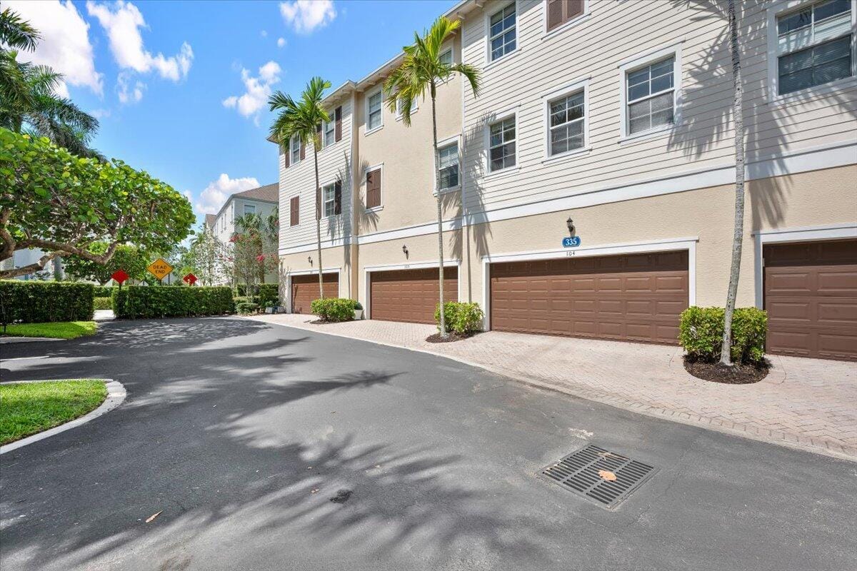 335 E Thatch Palm Circle 104, Jupiter, FL 33458 photo 25
