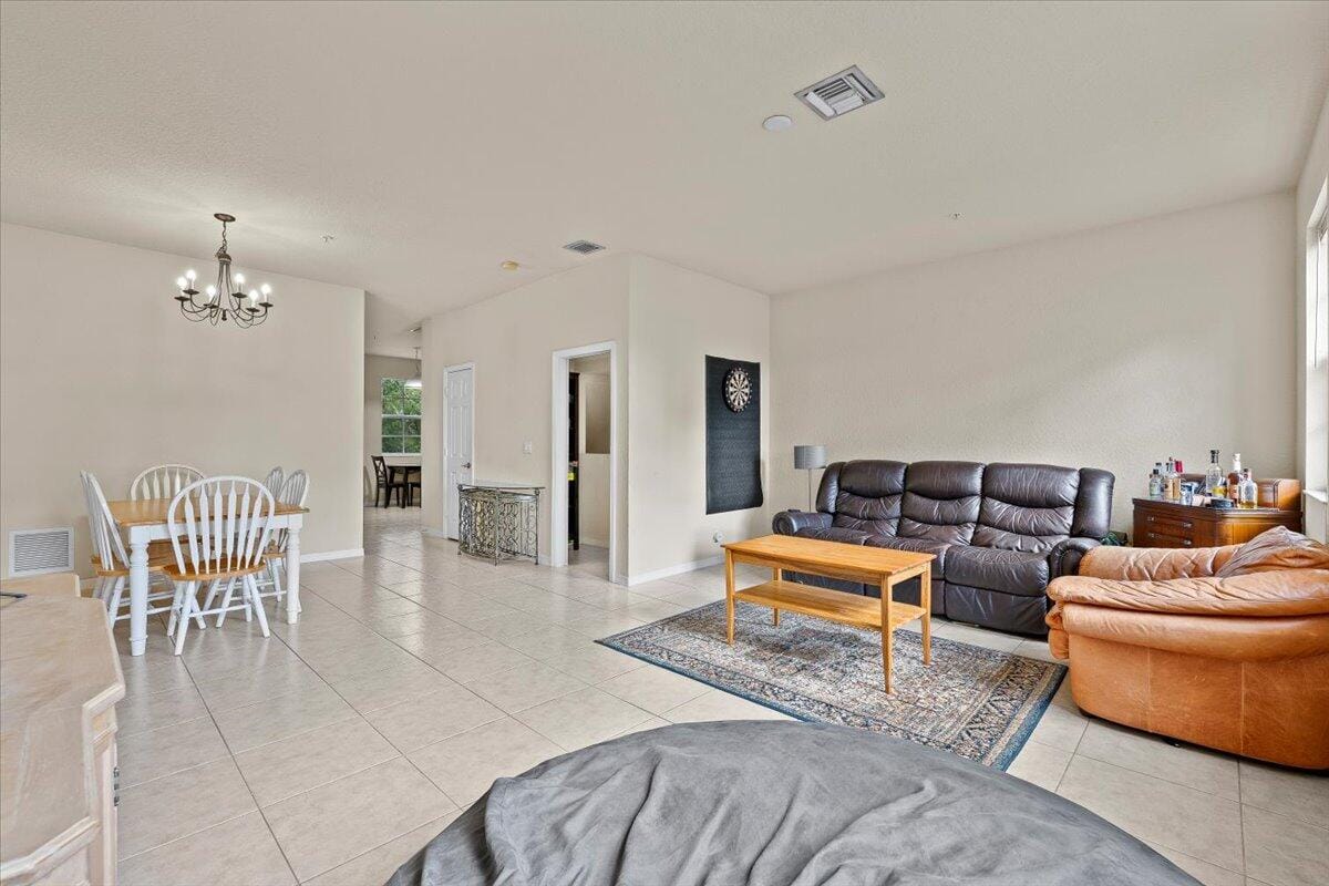 335 E Thatch Palm Circle 104 — photo 8
