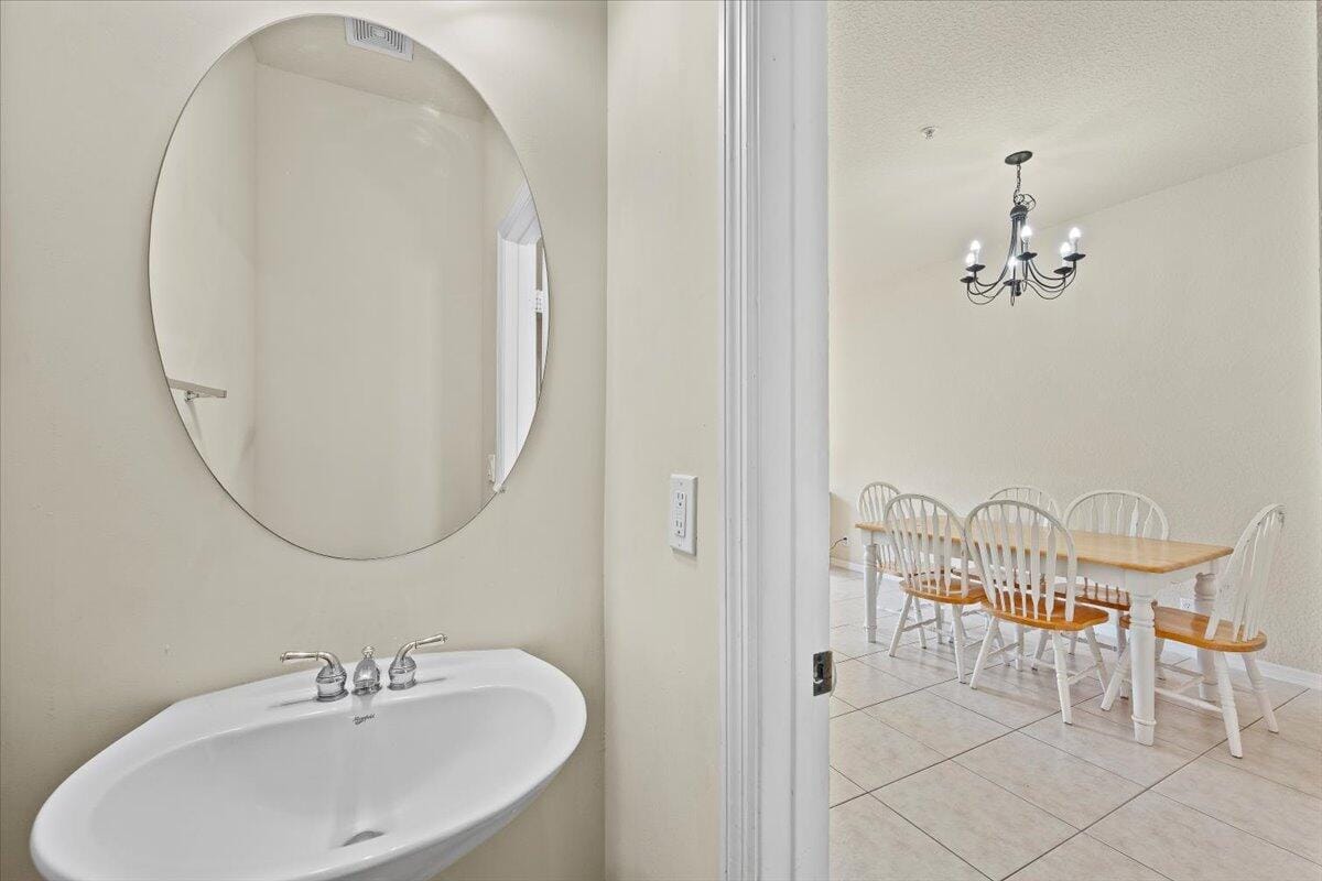 335 E Thatch Palm Circle 104 — photo 9