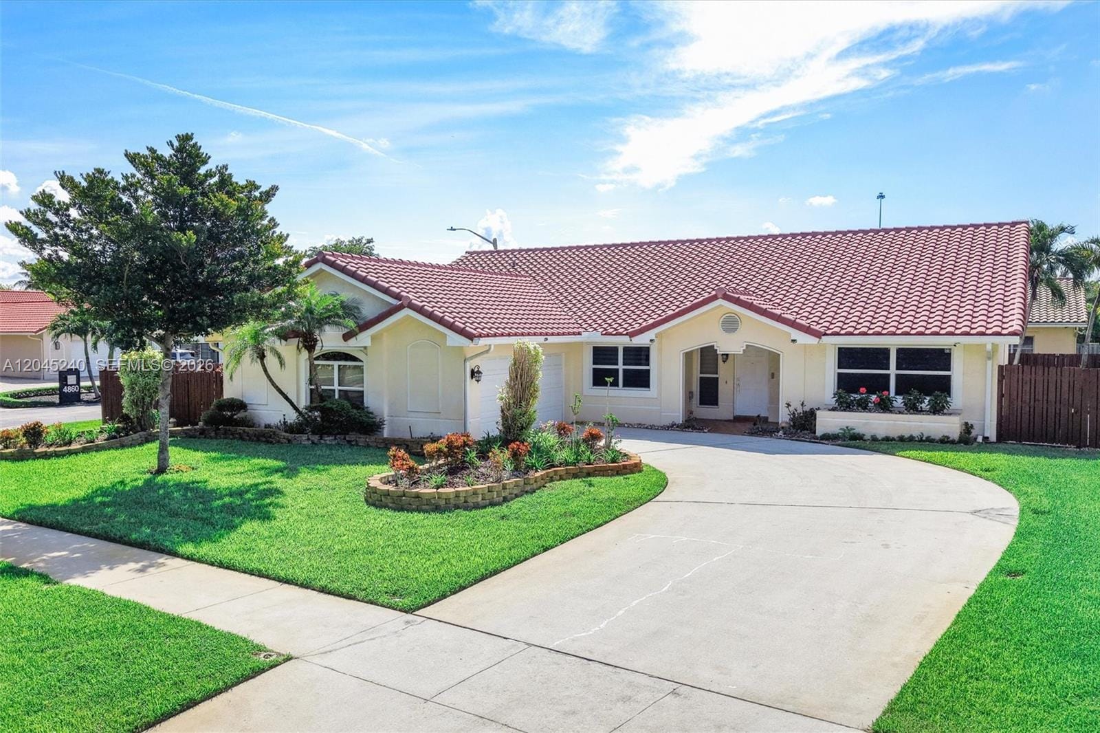 4870 Hawkes Bluff Avenue, Davie, FL 33331