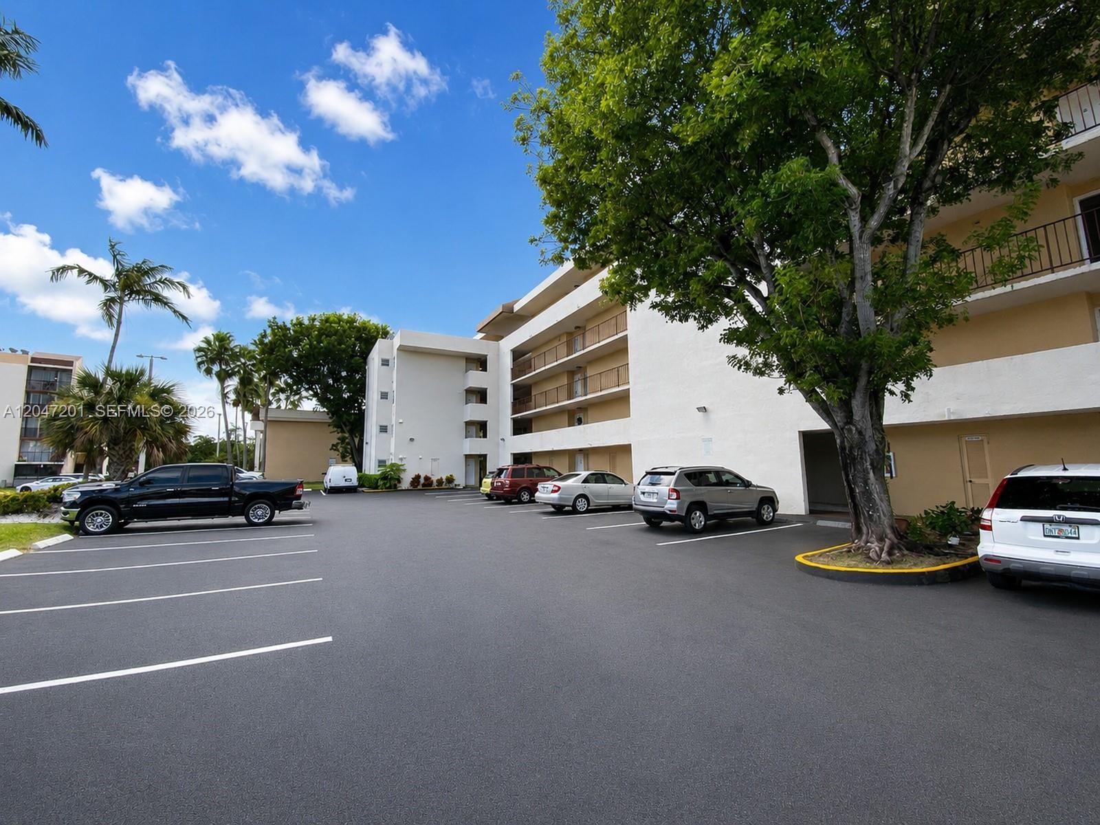 8870 Fontainebleau Boulevard 106, Miami, FL 33172 photo 28