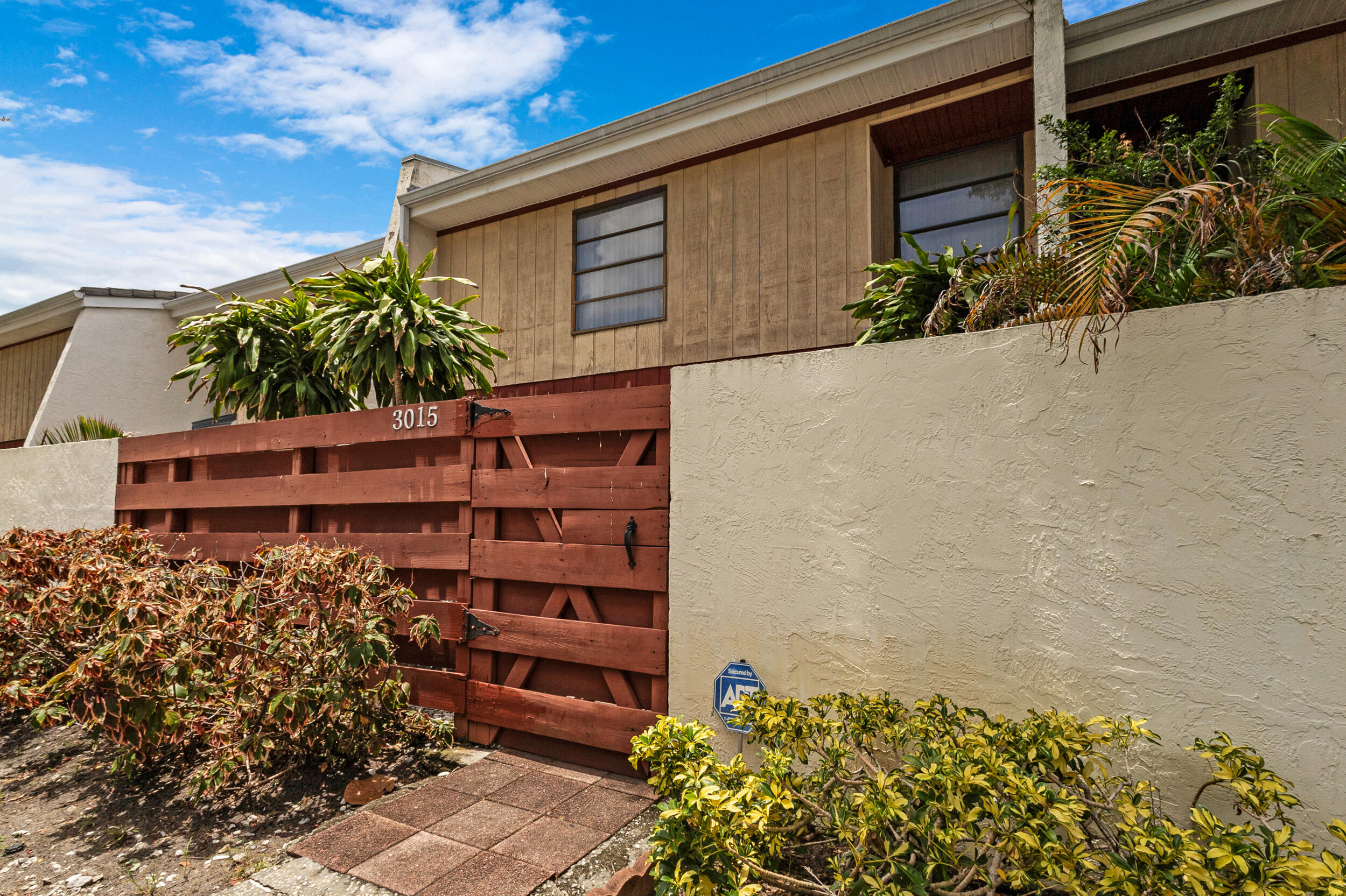 3015 Oaktree Lane Unit 277, Hollywood, FL 33021