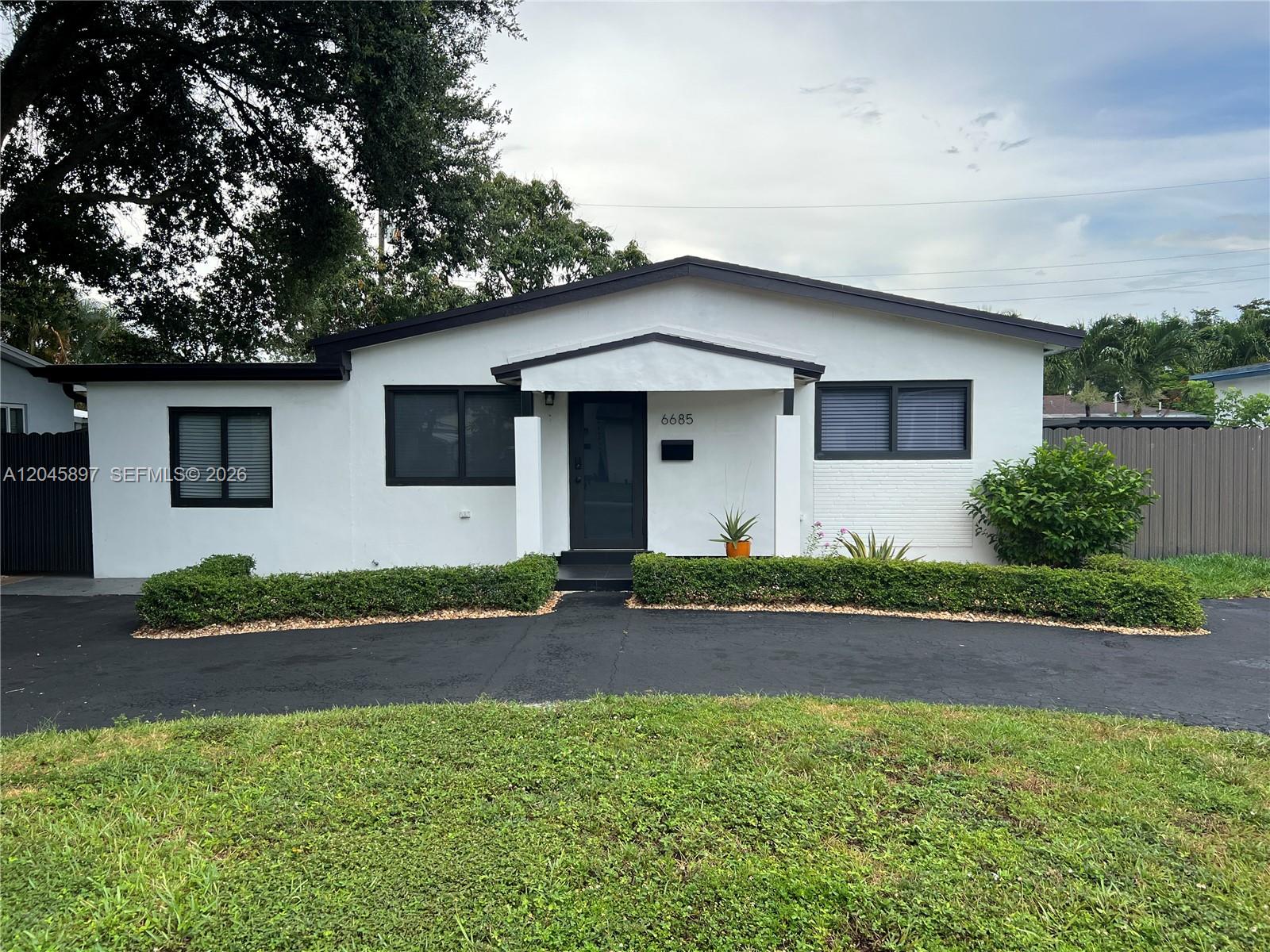 6685 NW 38th Terrace n/a, Virginia Gardens, FL 33166