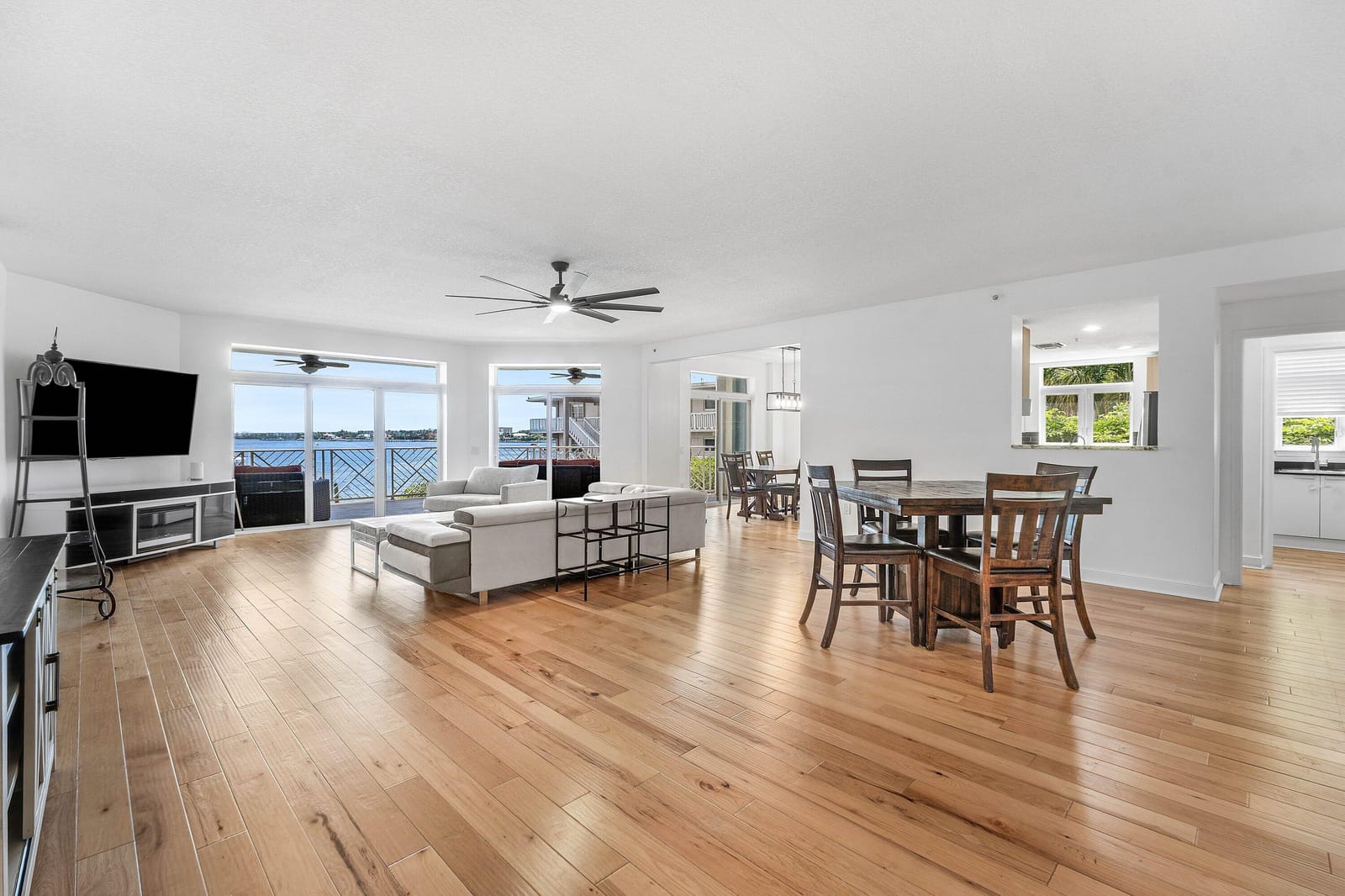309 E Ocean Avenue 103 — photo 9
