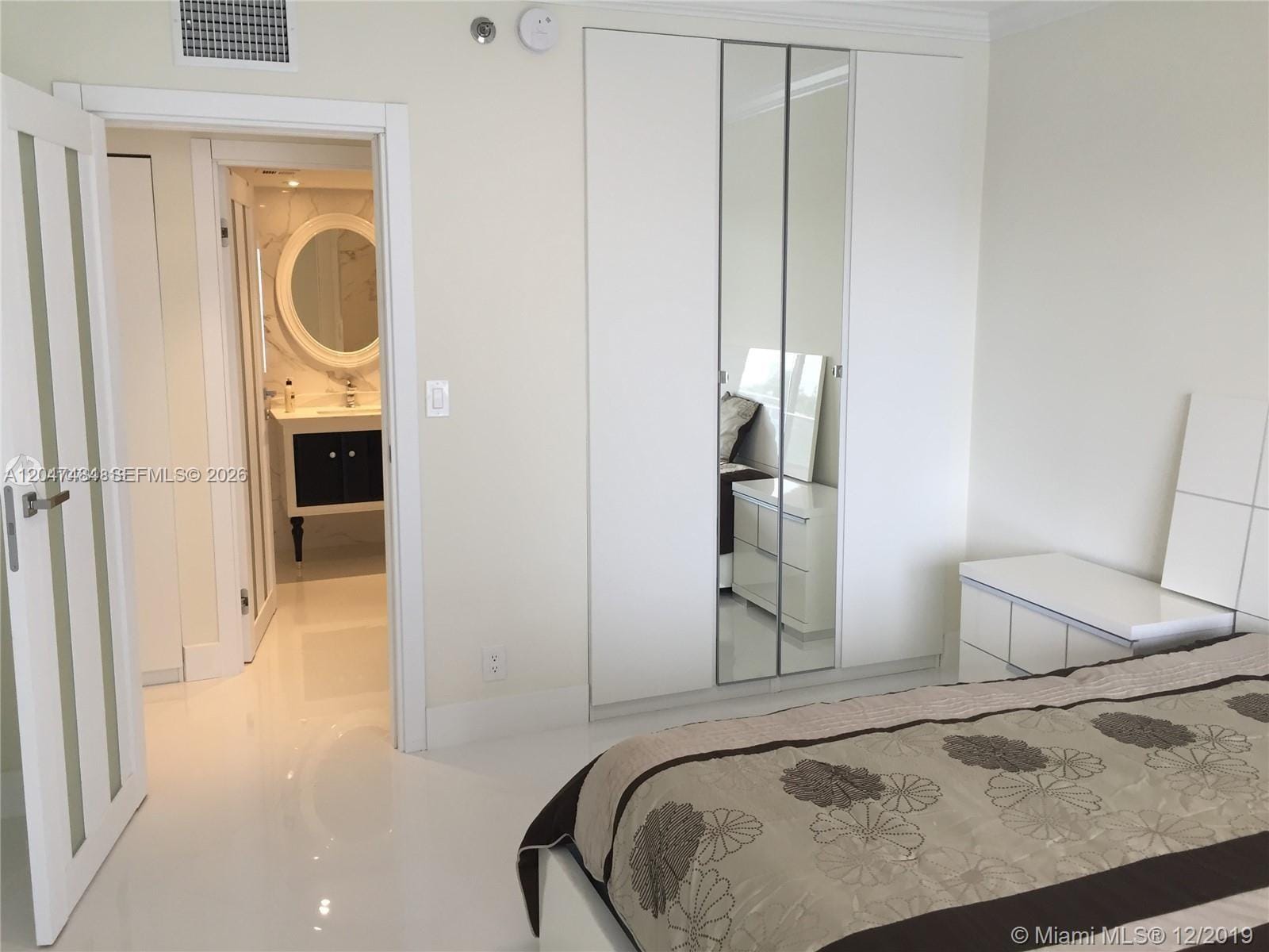 16485 Collins Avenue 538 — photo 10