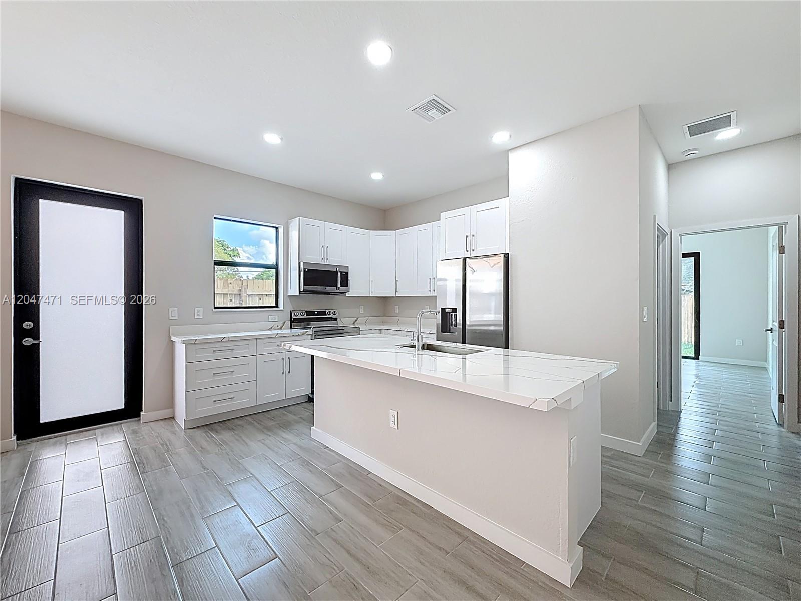 402 NW 41st Street 402, Oakland Park, FL 33309