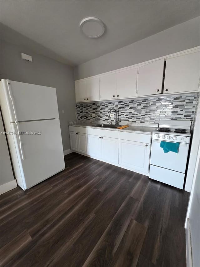 15 Esplanade Drive B, Miami Springs, FL 33166