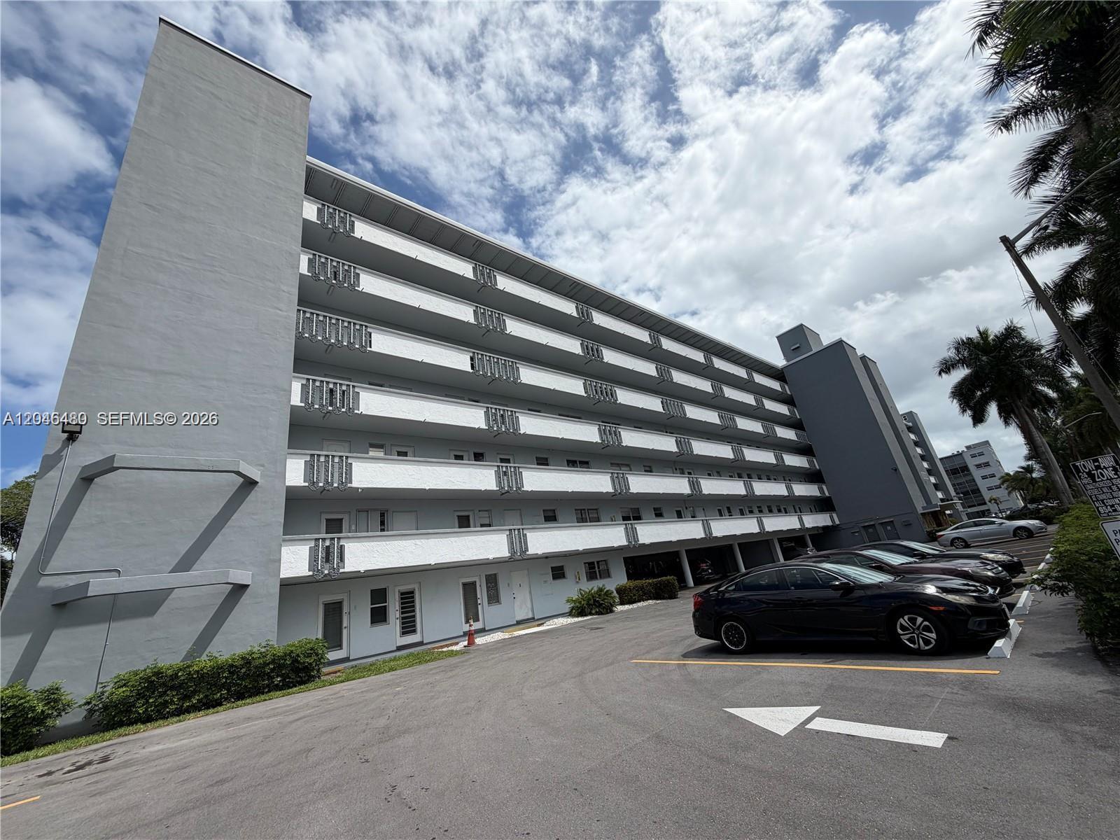 1000 NE 14th Avenue 405, Hallandale Beach, FL 33009