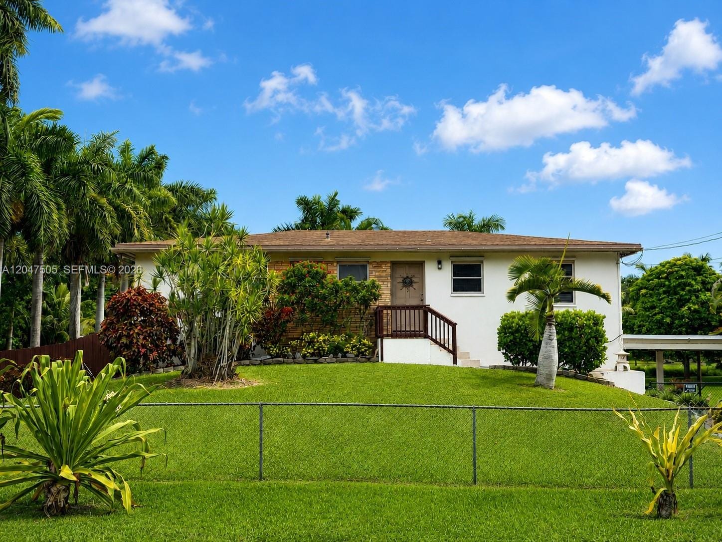 5240 SW 82nd Avenue, Davie, FL 33328