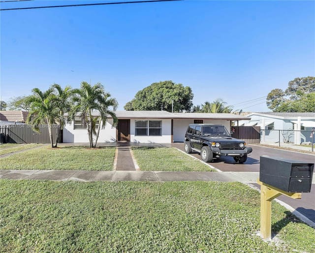 1541 SW 52nd Avenue, Plantation Point Re, Plantation, FL