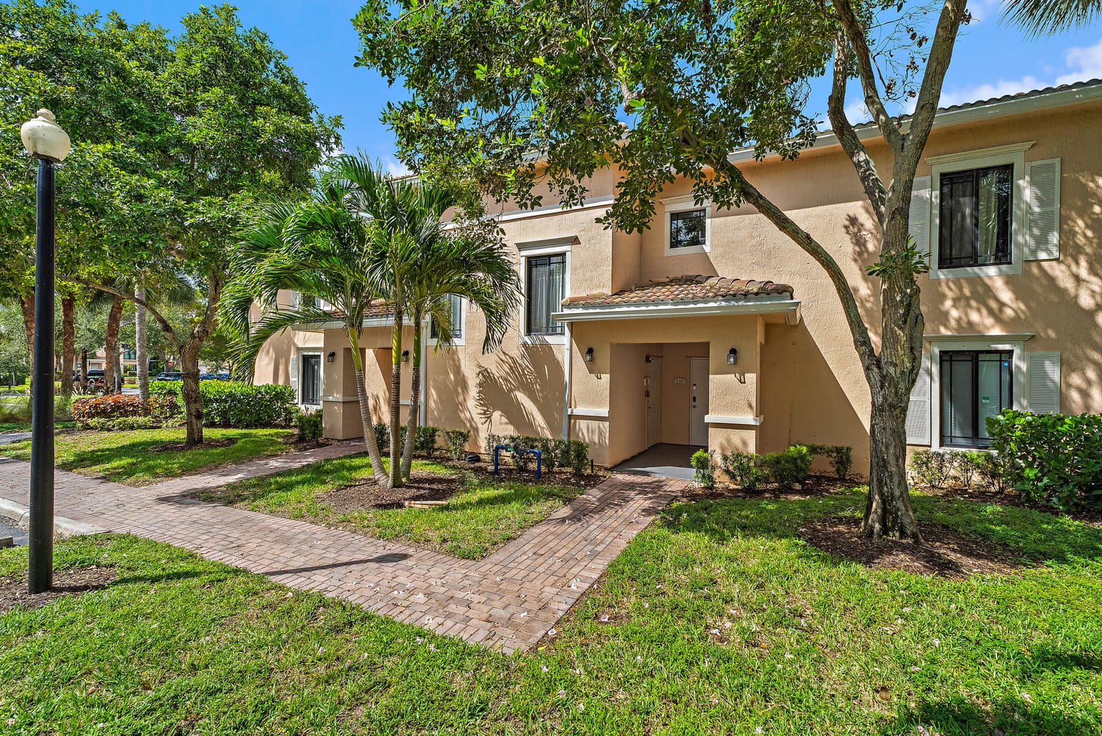 2807 Veronia Drive 107 — photo 3