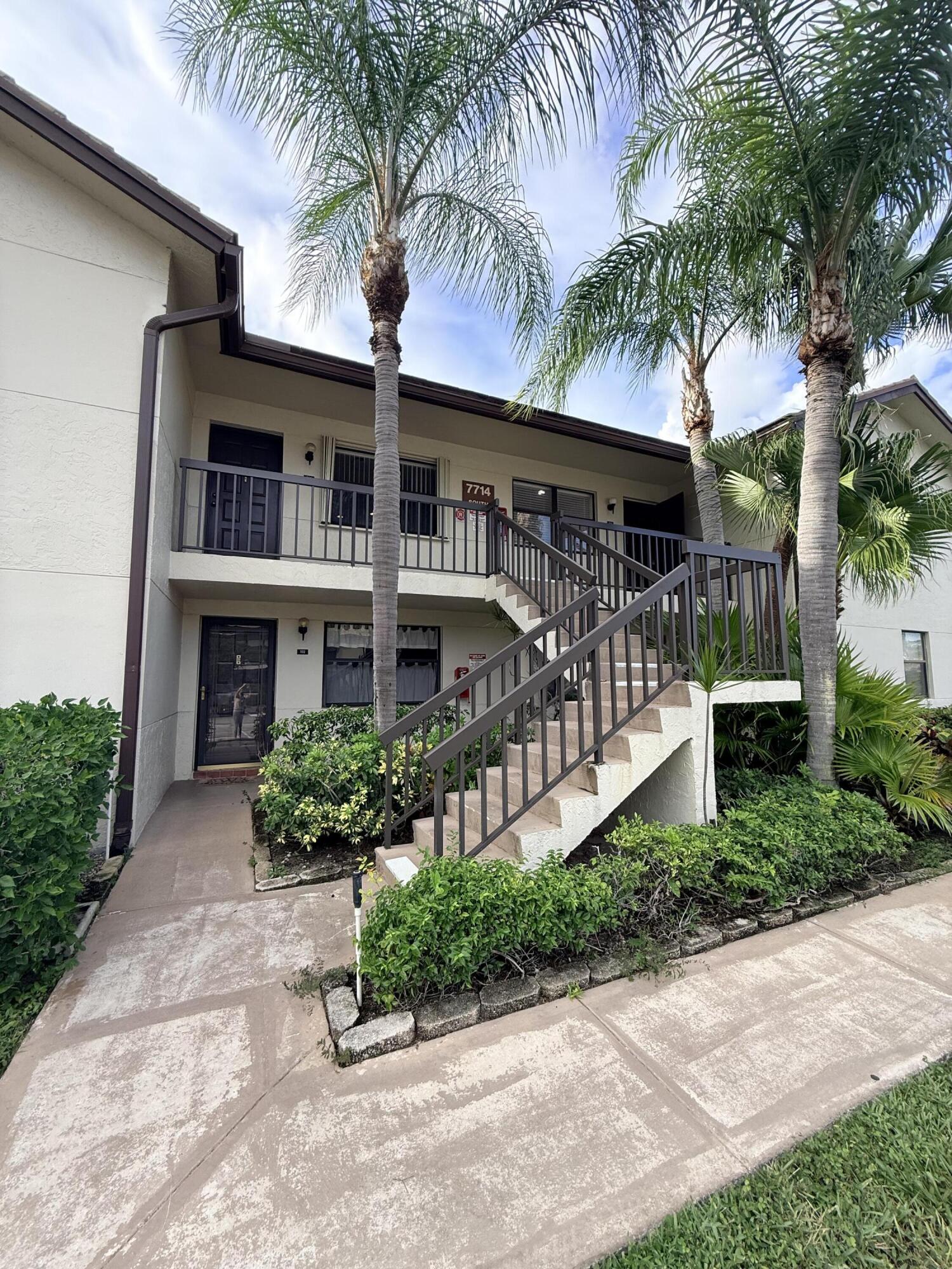 7714 Tahiti Lane 203, Greenacres, FL 33467