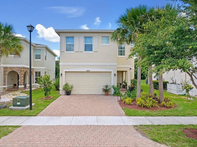 1513 NW Cataluna Circle, Vizcaya Falls, Port St. Lucie, FL