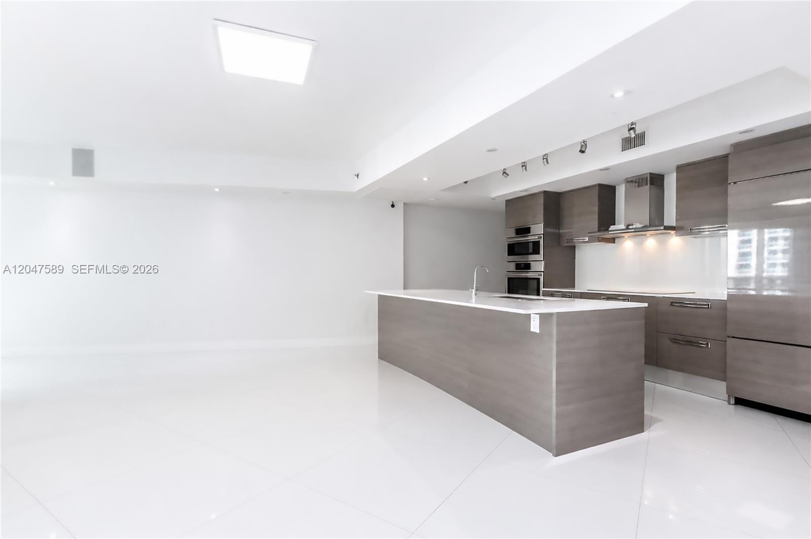 17201 Collins Avenue 1807, Sunny Isles Beach, FL 33160 photo 10
