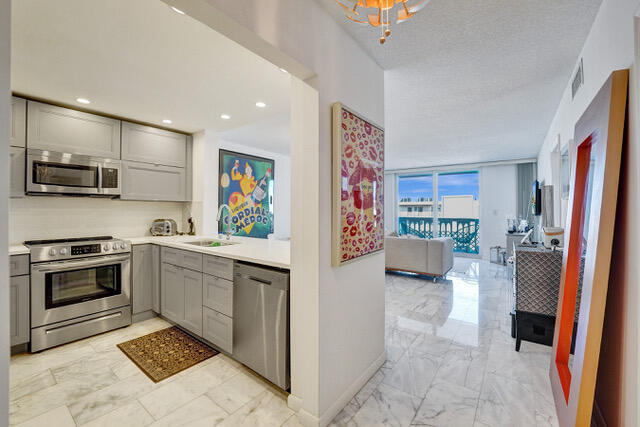 401 NE 14th Avenue 705, Hallandale, FL 33009