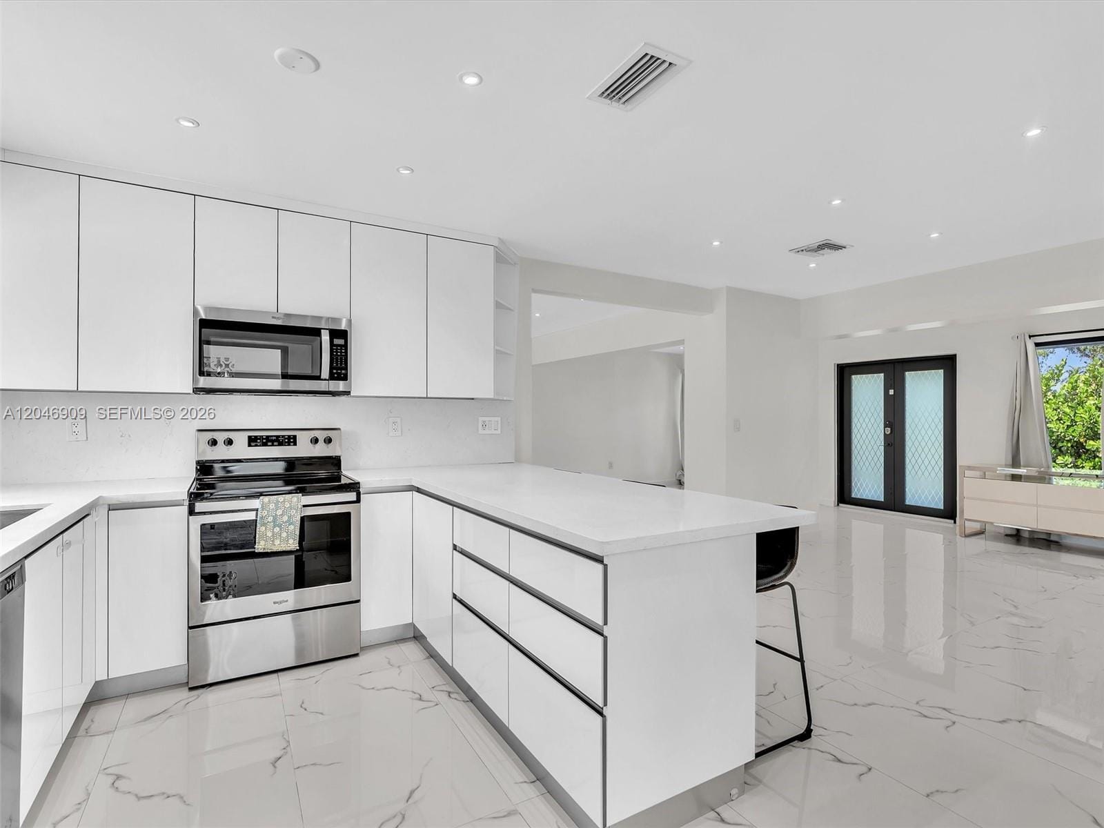 19225 NE 18th Avenue, Miami, FL 33179 photo 18