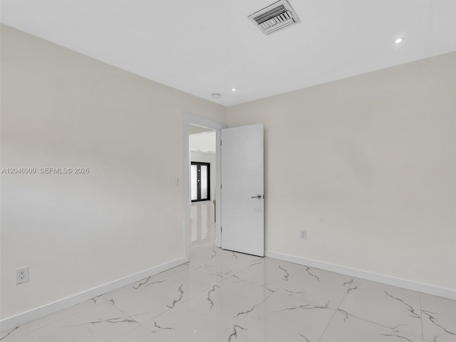 19225 NE 18th Avenue, Miami, FL 33179 photo 27