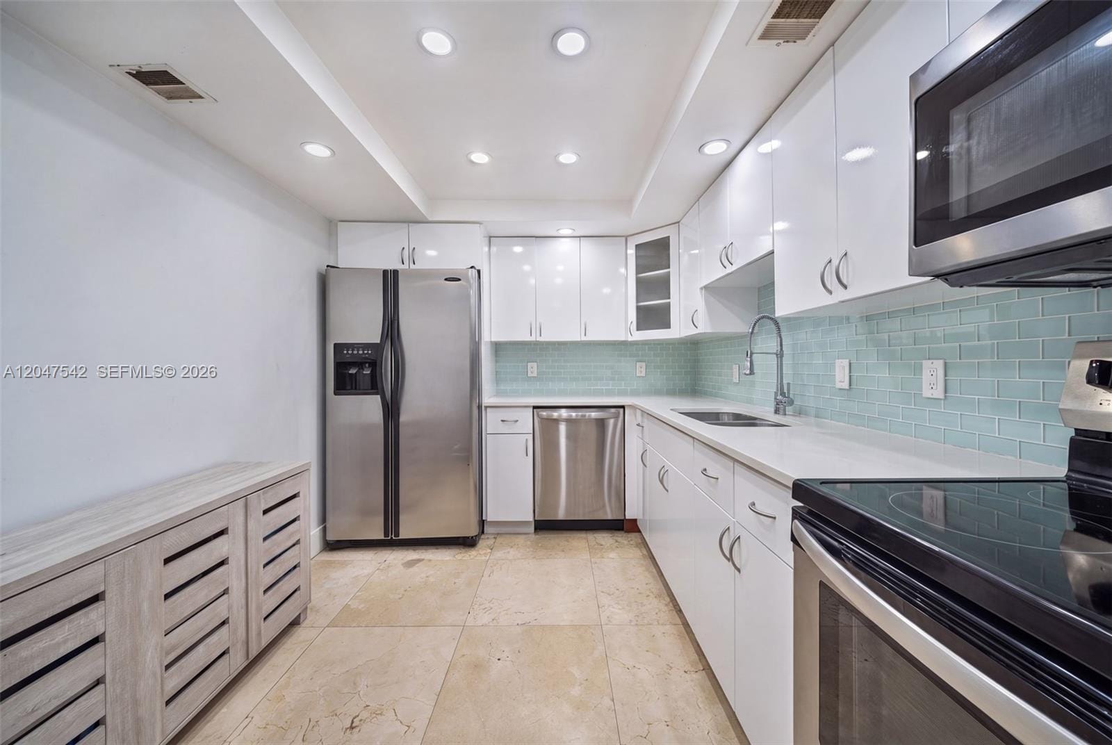 5701 Collins Avenue 1415 — photo 8