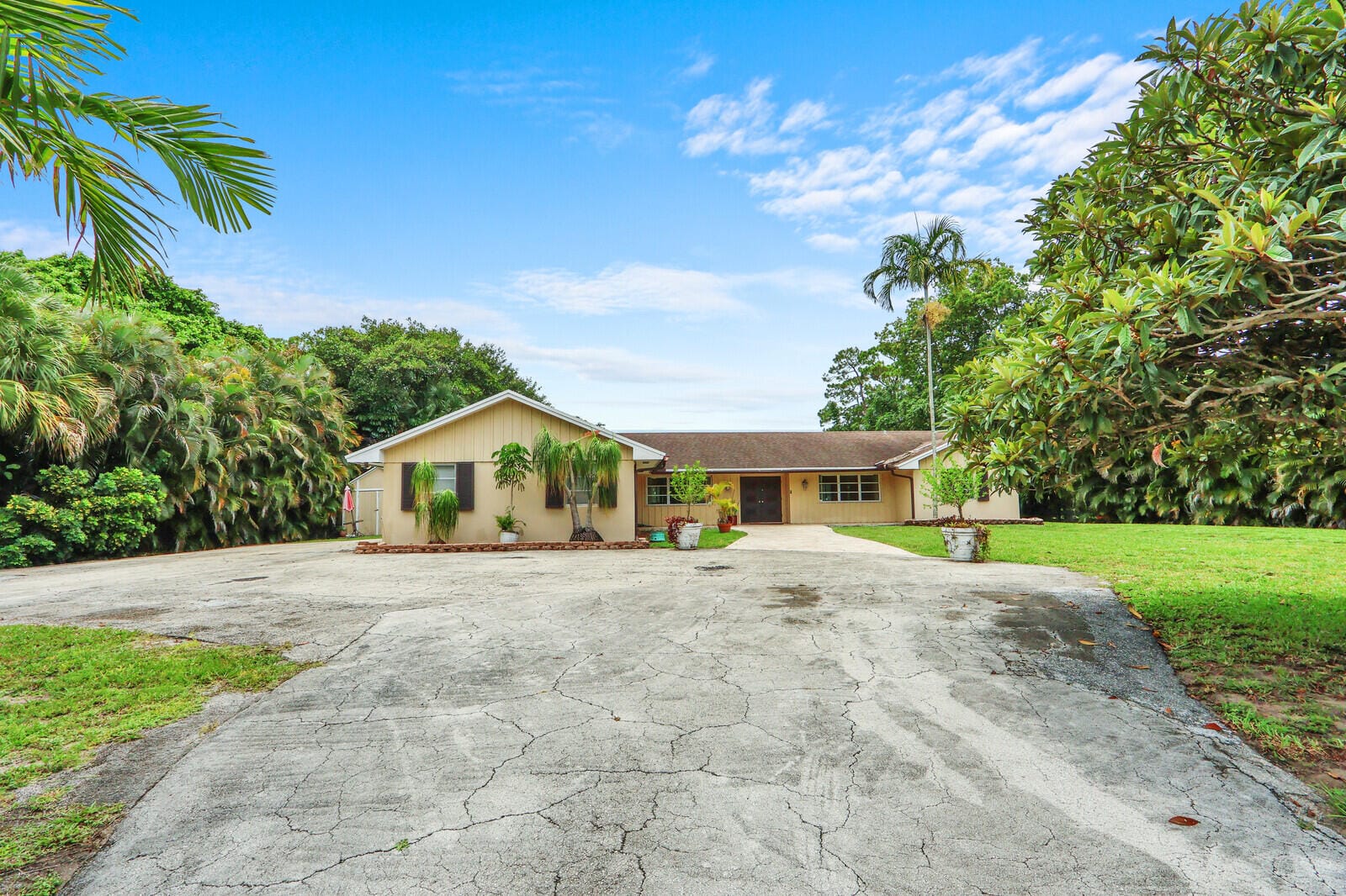 4529 Square Lake Drive — photo 2