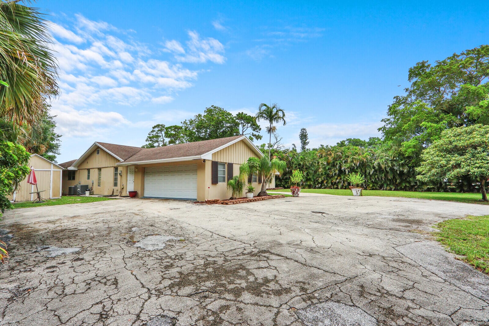 4529 Square Lake Drive — photo 3