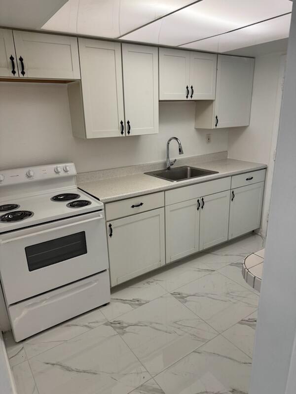 2285 NE 172nd Street 15, North Miami Beach, FL 33160