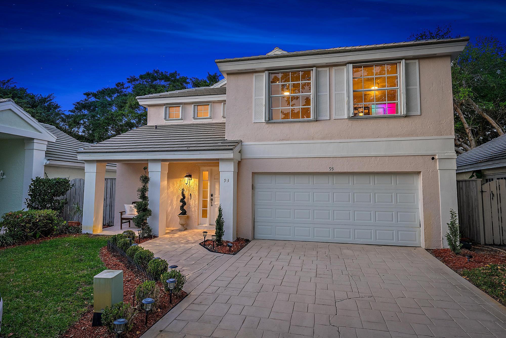 93 Admirals Court, Palm Beach Gardens, FL 33418