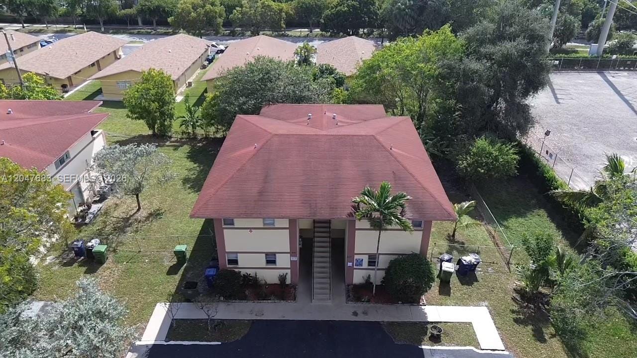 825 SW 10th Street B — photo 9