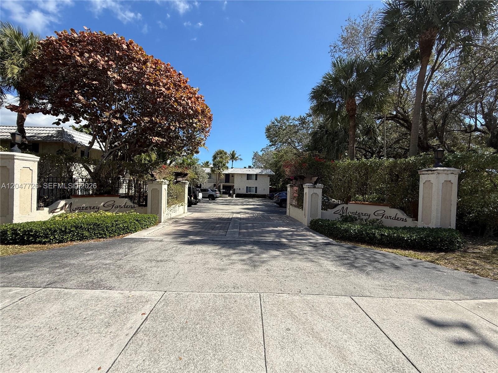8607 SW 68th Court 24, Pinecrest, FL 33156