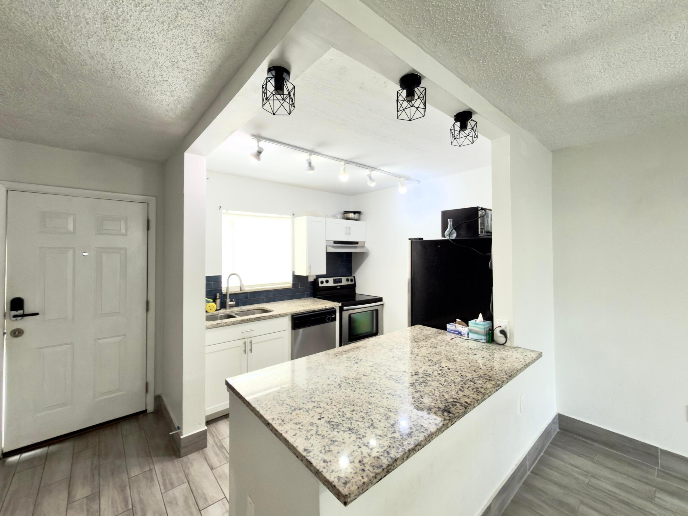 6507 Winfield Boulevard 206-c, Margate, FL 33063