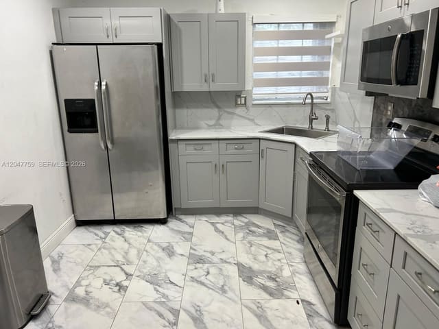 18130 NW 25th Avenue, Miami Gardens, FL 33056