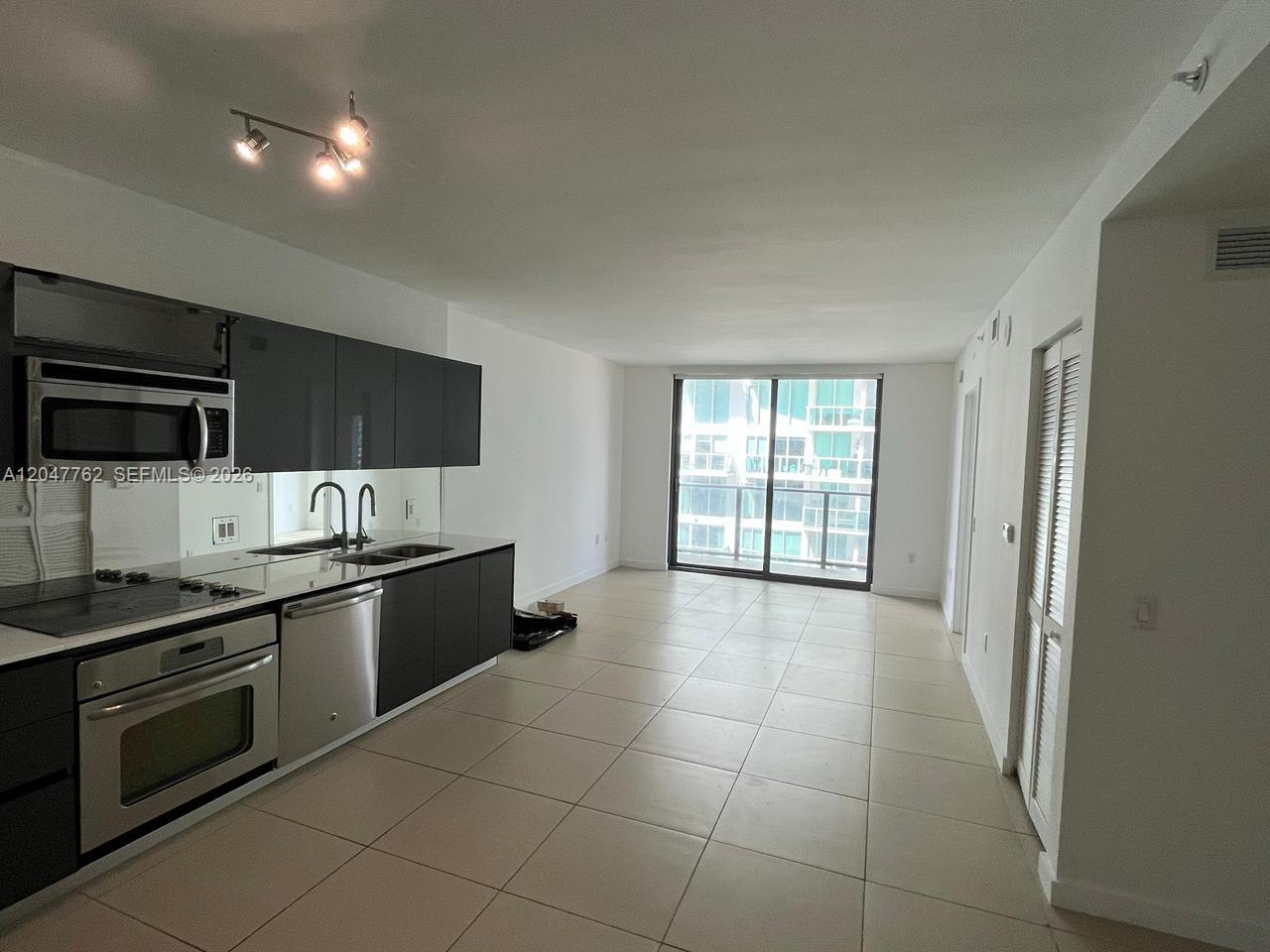 31 SE 6th Street 1004, Miami, FL 33131