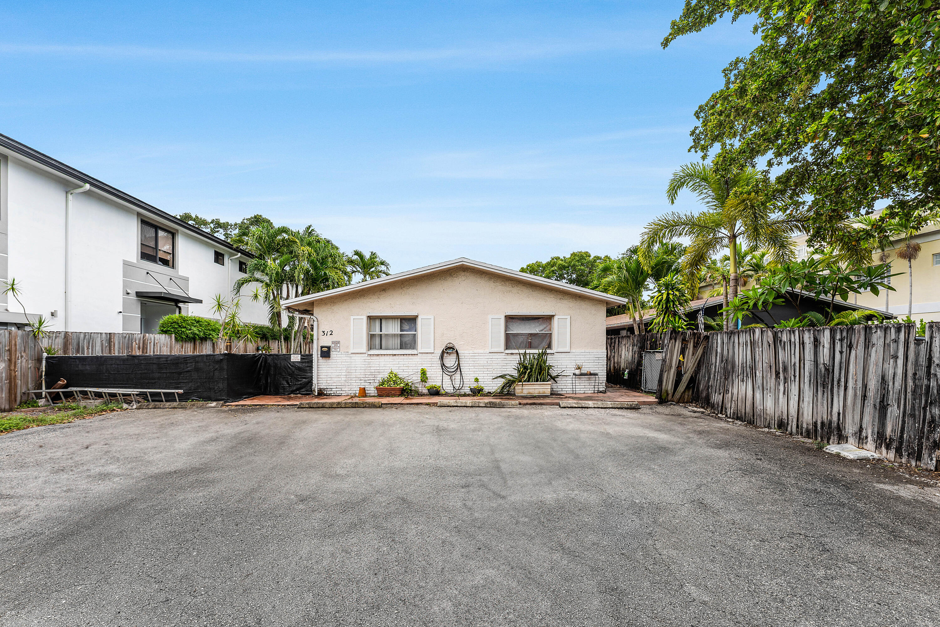 312 SW 9th Street 1-2, Fort Lauderdale, FL 33315