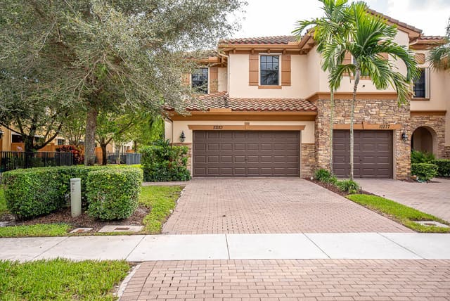 10283 Wellington Parc Drive, Wellington, FL 33449