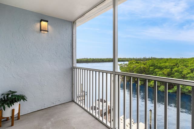 689 NE 6th Court 4050, Boynton Beach, FL 33435