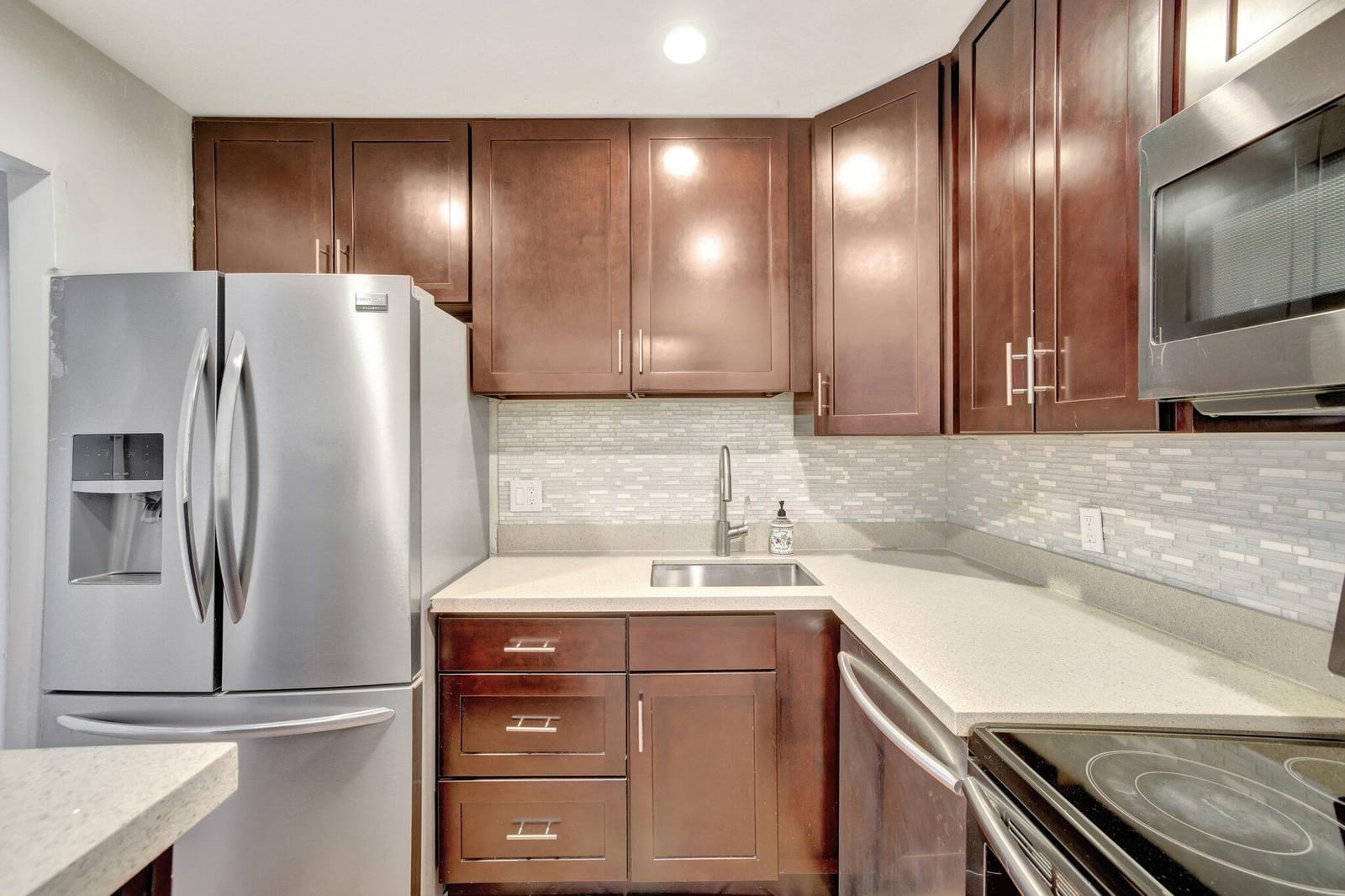 2400 NE 33rd Avenue 211, Fort Lauderdale, FL 33305 photo 12