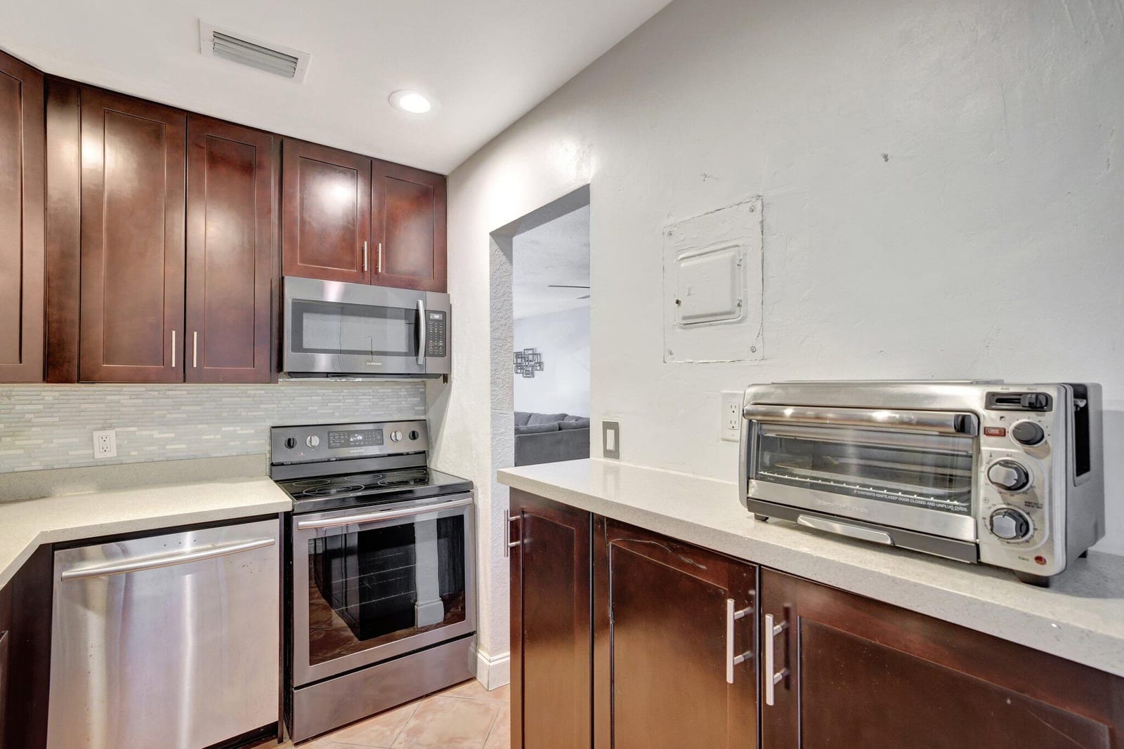 2400 NE 33rd Avenue 211, Fort Lauderdale, FL 33305 photo 15