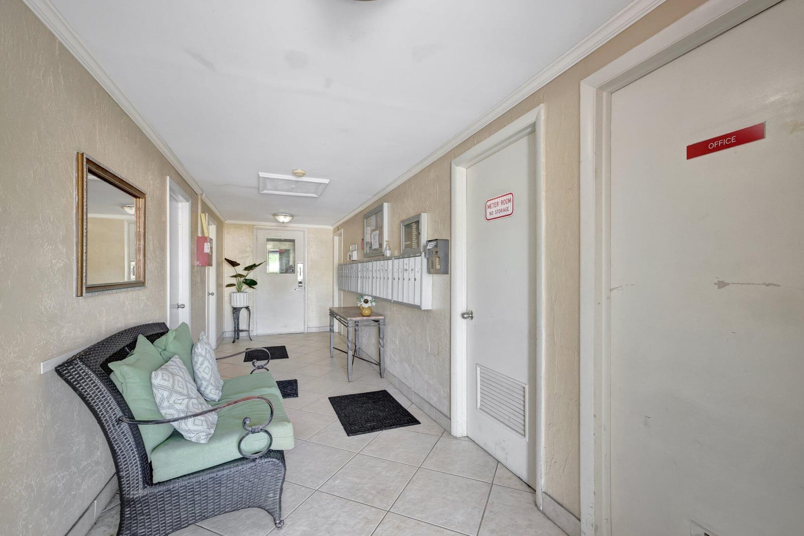 2400 NE 33rd Avenue 211, Fort Lauderdale, FL 33305 photo 28
