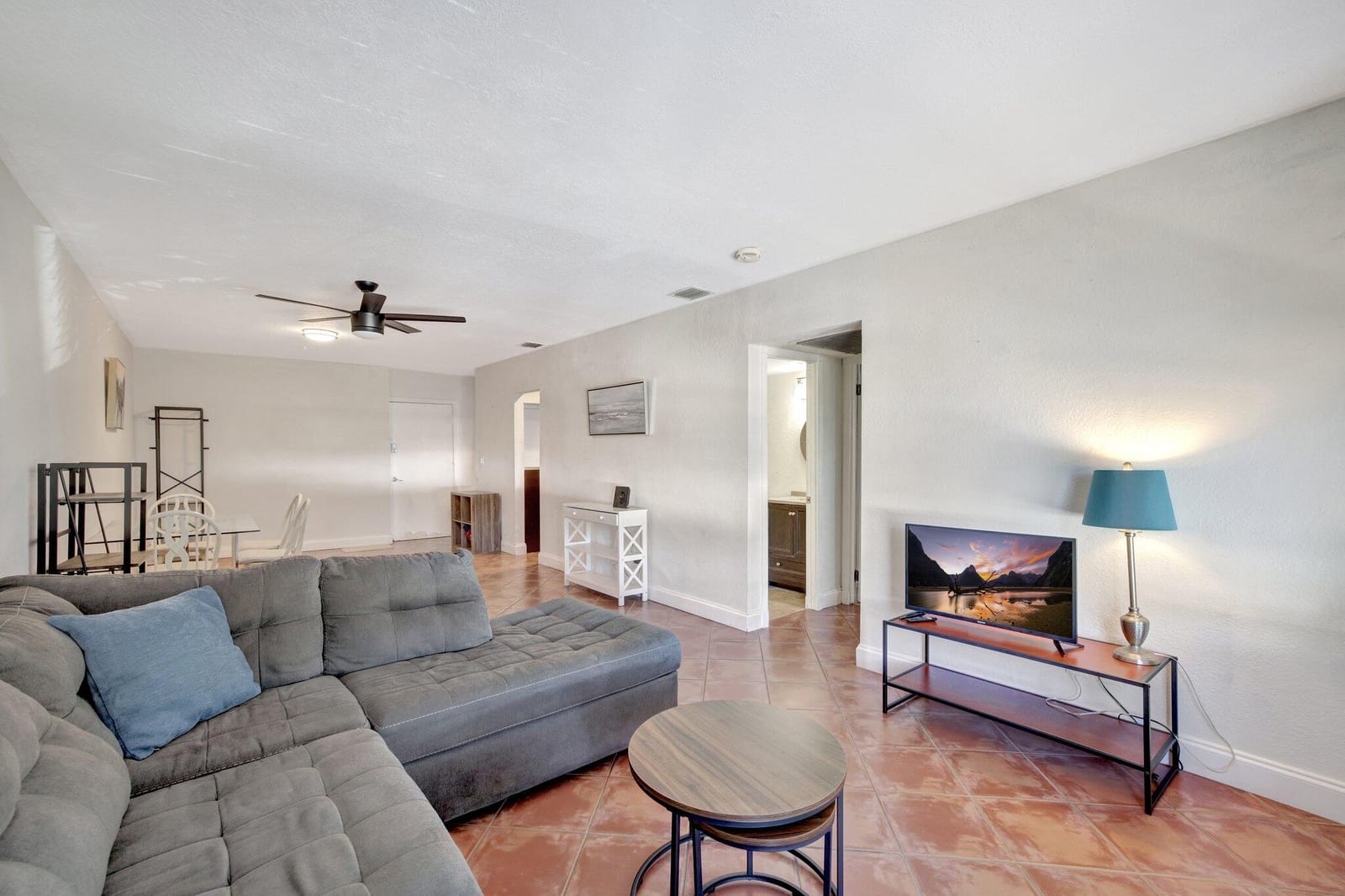 2400 NE 33rd Avenue 211, Fort Lauderdale, FL 33305 photo 9