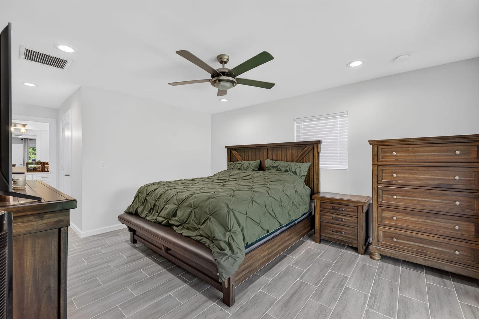 5912 Pinetree Drive, Fort Pierce, FL 34982 photo 18