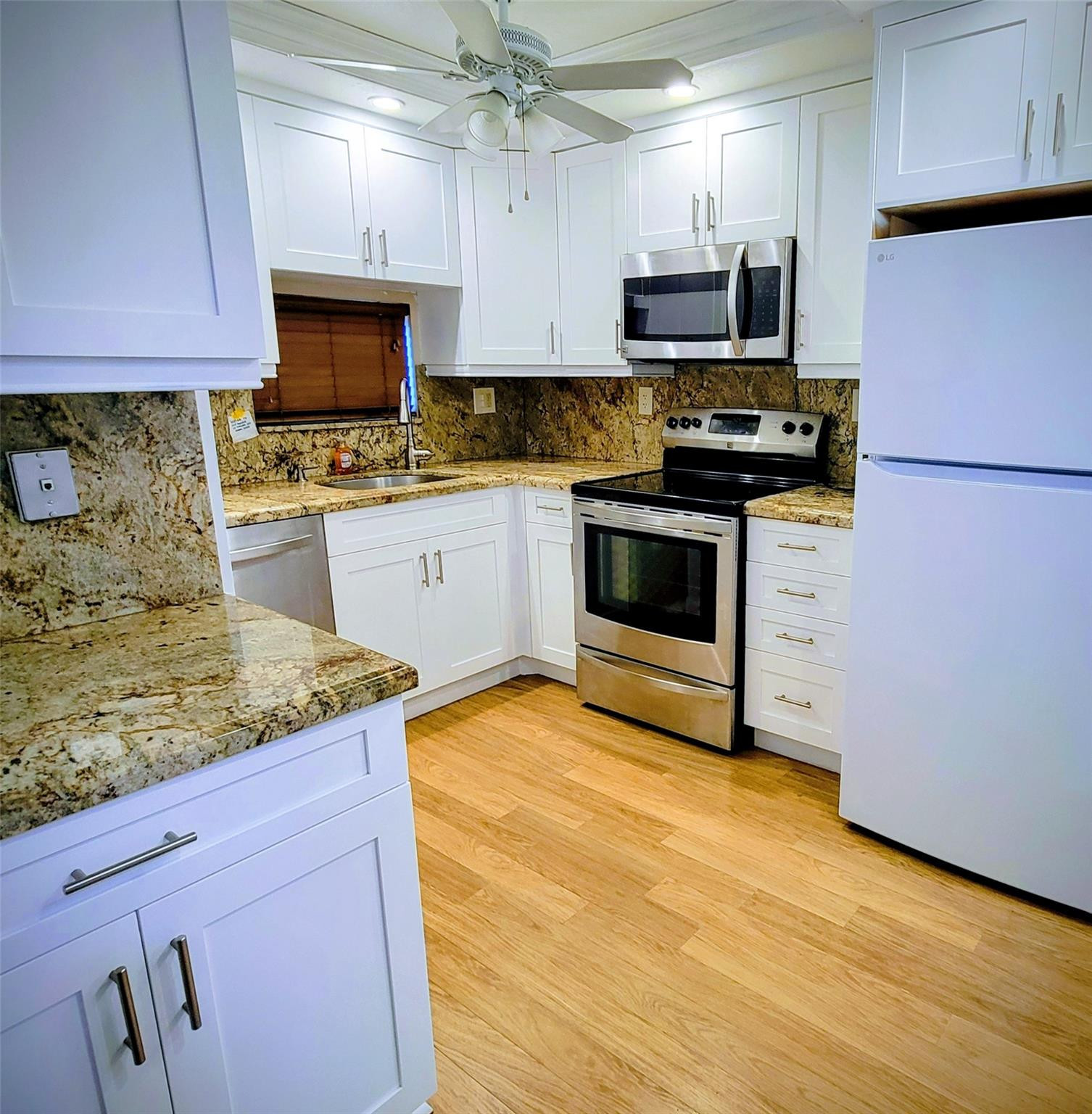 9411 N Hollybrook Lake Drive 209, Pembroke Pines, FL 33025