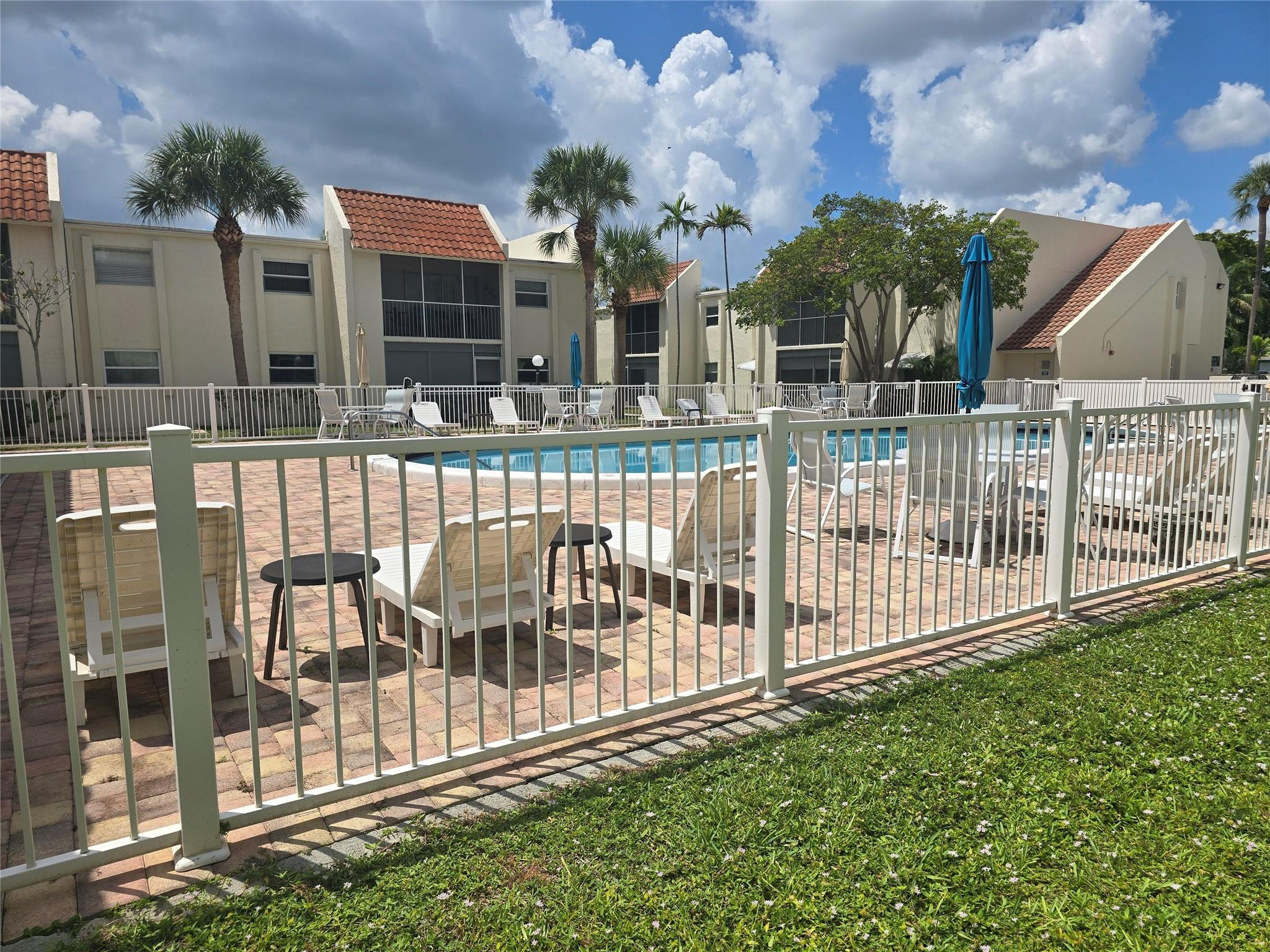 1428 SE 4th Avenue 107, Deerfield Beach, FL 33441