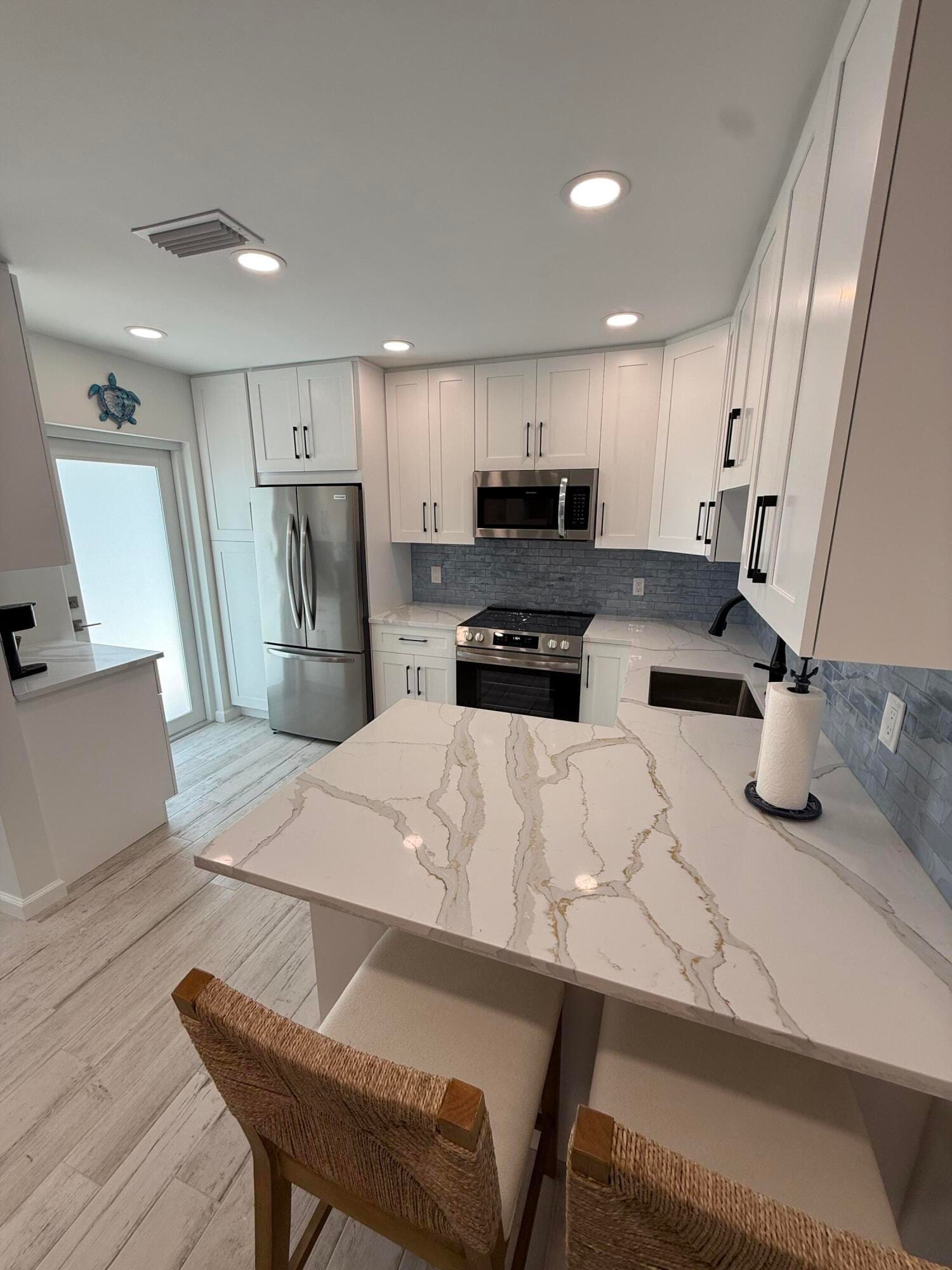 370 Wilma Circle 6 — photo 5