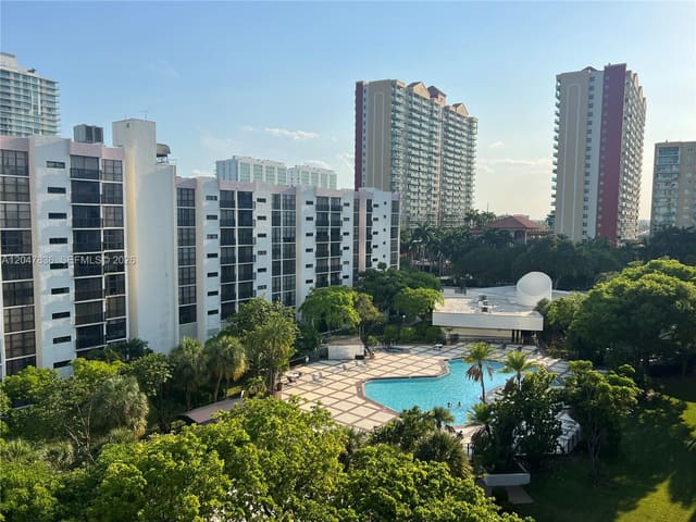 17011 N Bay Road 816, Sunny Isles Beach, FL 33160