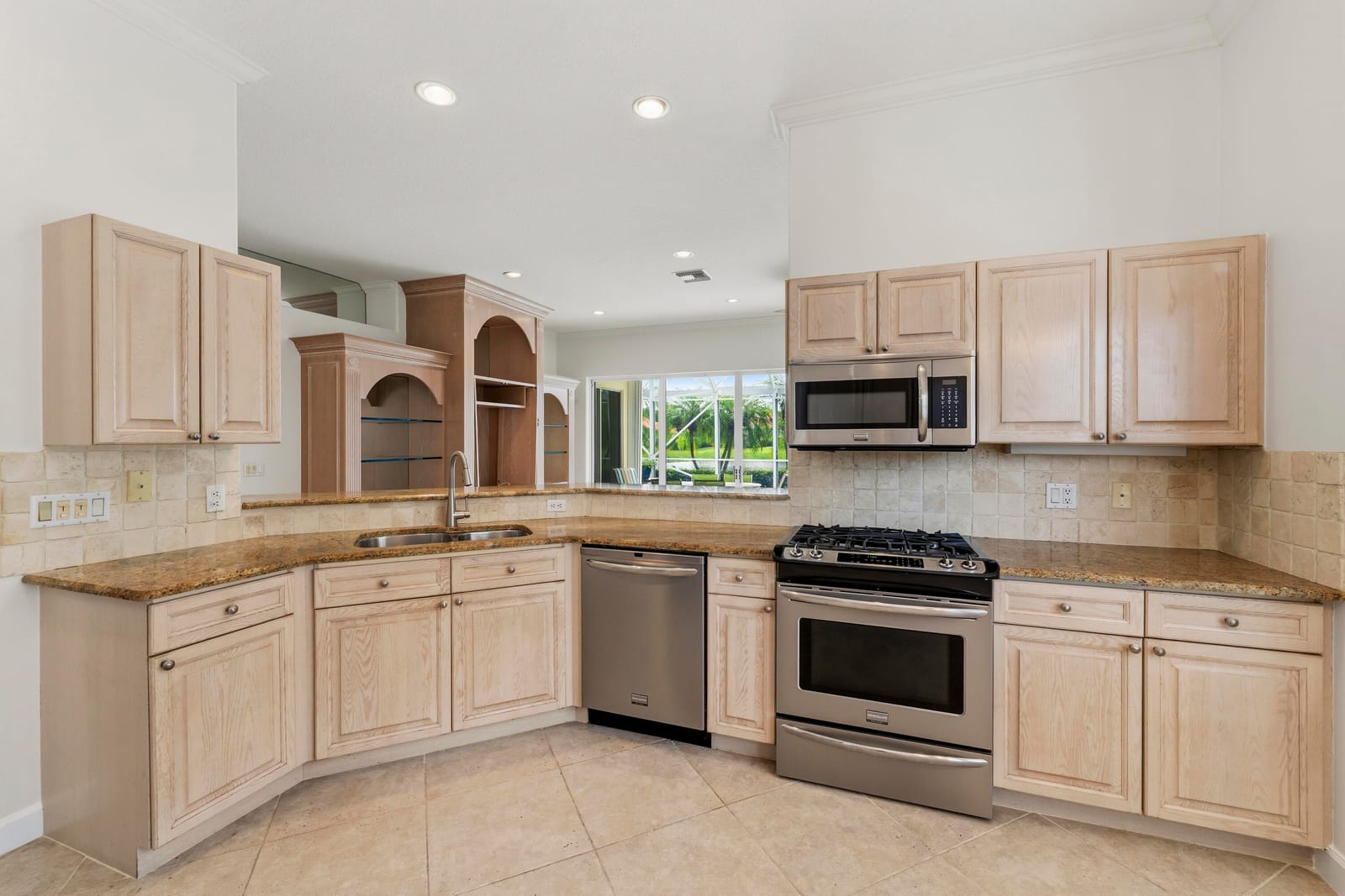 637 Masters Way, Palm Beach Gardens, FL 33418 photo 17