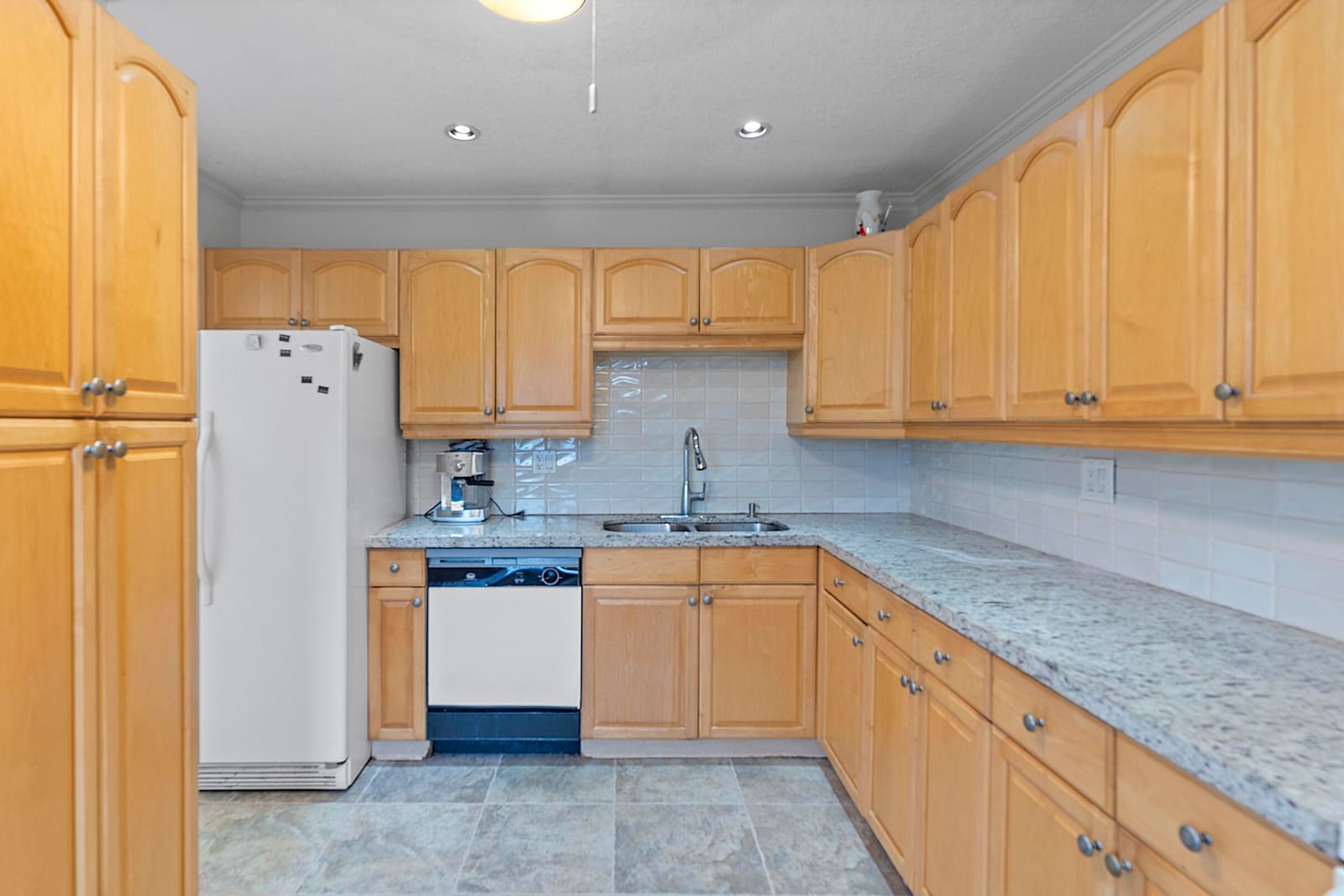 300 NE 14th Avenue 501, Hallandale, FL 33009 photo 25