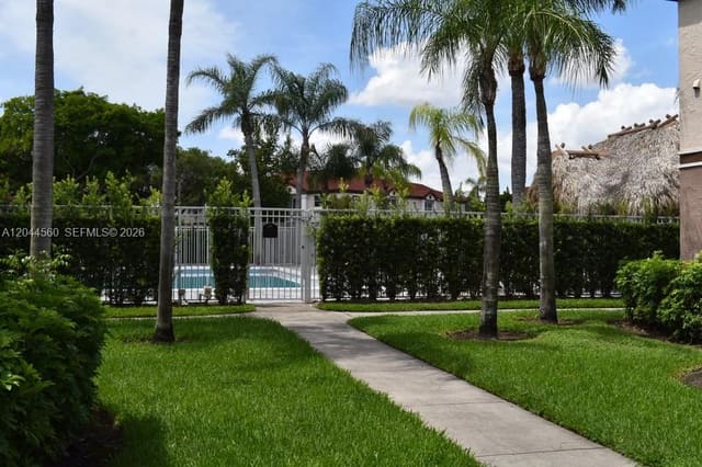 11201 SW 13th Street 103, Pembroke Pines, FL 33025