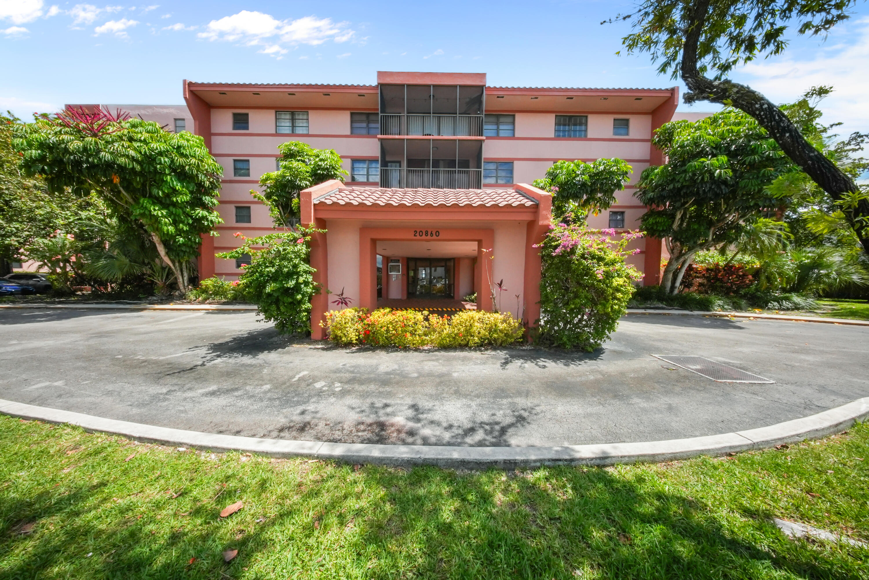 20860 San Simeon Way 109-6, Miami, FL 33179