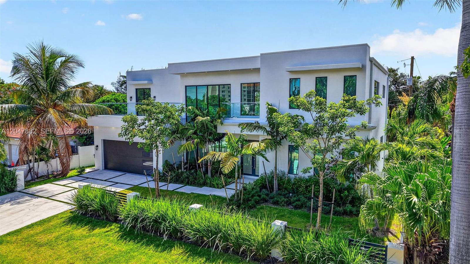 2015 NE 4th Avenue, Wilton Manors, FL 33305