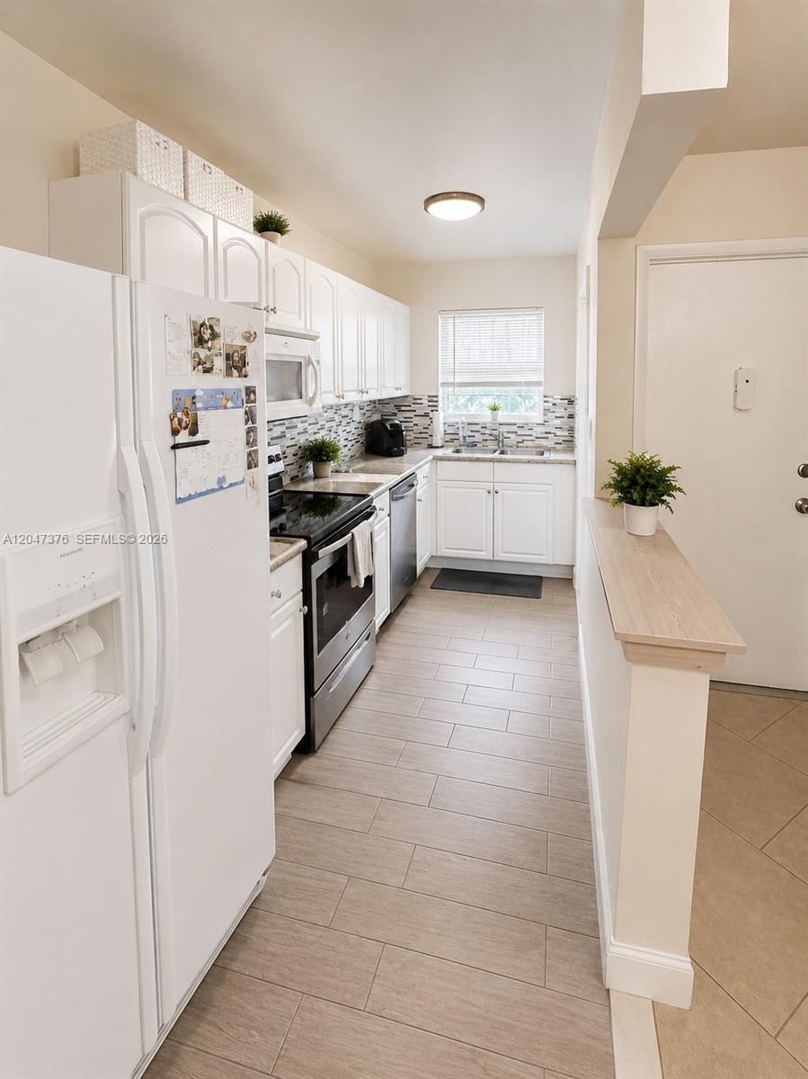 270 E Layne Boulevard 110, Hallandale Beach, FL 33009