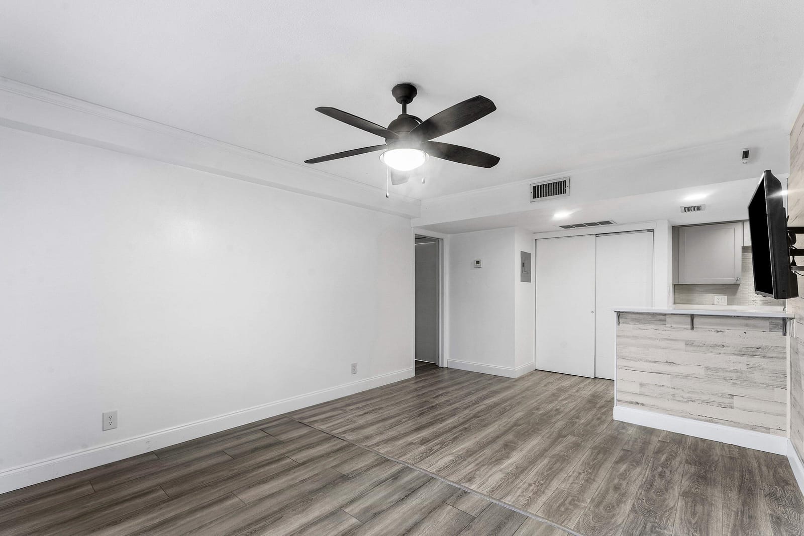 612 Executive Center Drive 107, West Palm Beach, FL 33401 photo 13